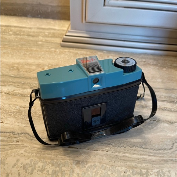 Diana F + Camera- never been used with manual - Picture 3 of 3